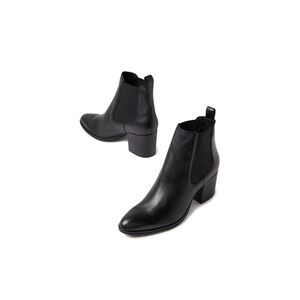 Women's Pertini Black Leather Ankle Boots & Booties Size 8.5